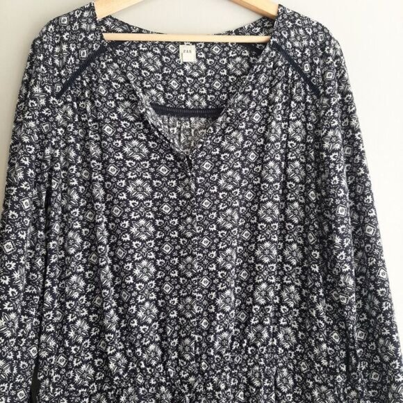 GAP Long Sleeve Shorts Romper Blue Floral Pattern Blue & White Sz L - Picture 3 of 14